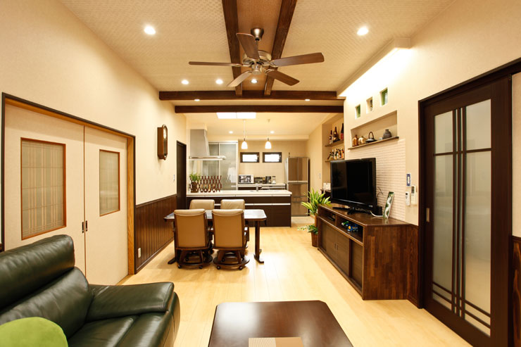 リビングダイニング